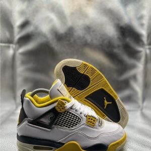 Air Jordan 4 yellow Orche